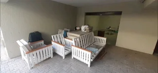 Lounge / patio suite