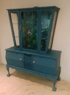 Stunning display cupboard