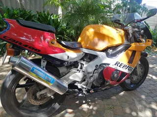 Honda CBR400RR (NC29)