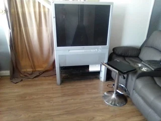 Sony big screen TV with built in projector and surround sound. Only R1500. watsapp 0838988613