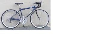 Cannondale R600 CAD2 handmade with Ultegra groupset. Bargain at only R4500. Call\watsapp 0838988613.