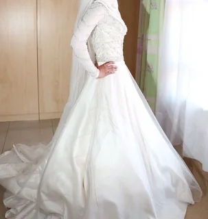 Stunning wedding gown