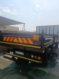 2015 TATA LPT 1116 6 CUBE TIPPER WITH CREW CAB