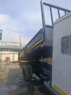 2015 TATA LPT 1116 6 CUBE TIPPER WITH CREW CAB