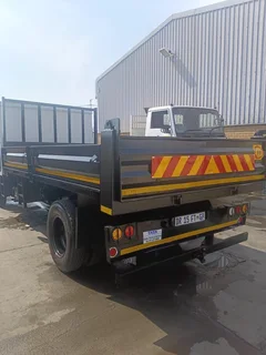 2015 TATA LPT 1116 6 CUBE TIPPER WITH CREW CAB