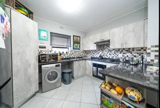 MODERN TOWNHOUSE IN BENONI