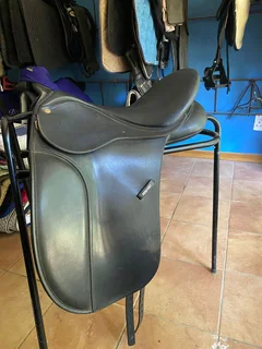 17” black wintec dressage saddle in medium-wide (blue) gullet