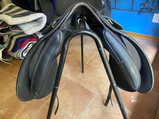 17” black wintec dressage saddle in medium-wide (blue) gullet