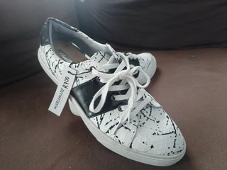 BNWT Maria Marie White/Black XXX Leather Shoes Size 6,5 Eur 40