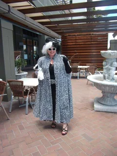 FANCY DRESS COSTUME HIRE