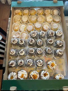 Aunty Bees Savouries, samoosas, pies, pizzas,  platters,  fancies and cakes