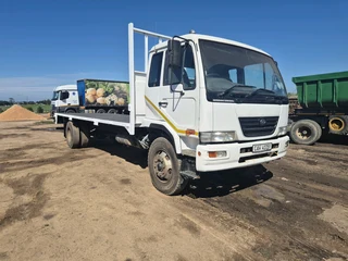 Nissan UD95 8 Ton Flatdeck Truck