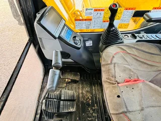 Komatsu PC200-8 Excavator