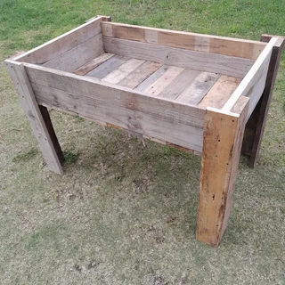 planterbox - Ad posted by abc