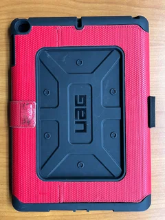 iPad Gen 6 - UAG Cover/ Case!