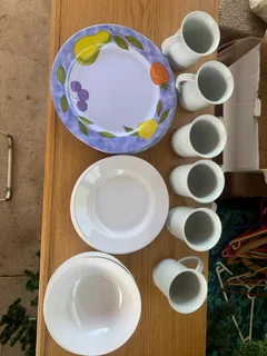 Caravan crockery set