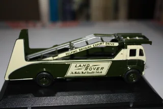 LAND ROVER CAR TRANSPORTER. (REF 1003)