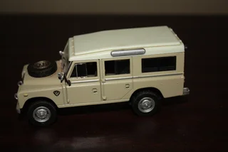 LAND ROVER SERIES III 109 SW (REF 1014)