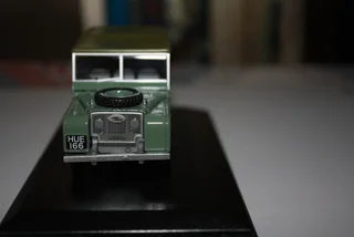 LAND ROVER SERIES I 80.  HUE166. (REF 1018)