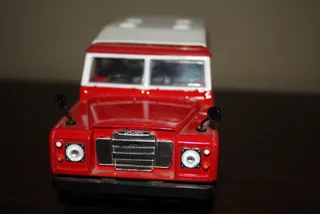 LAND ROVER SERIES III BY BURAGO (REF 1023)