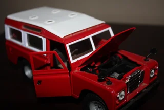 Land Rover Series Iii By Burago (ref 1023)