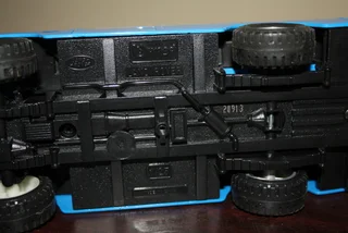 LAND ROVER SERIES III BY BURAGO (REF 1024)