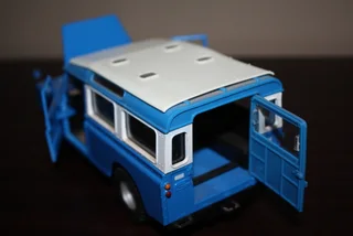 LAND ROVER SERIES III BY BURAGO (REF 1024)