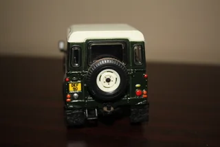 LAND ROVER DEFENDER 90.  (REF 1025)