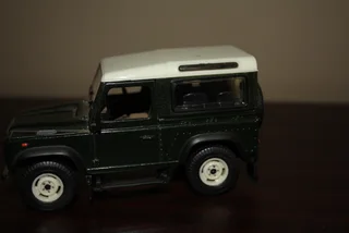 LAND ROVER DEFENDER 90.  (REF 1025)