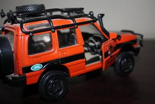 Land Rover Discovery Series Ii Land Rover Track.  (ref 1030)