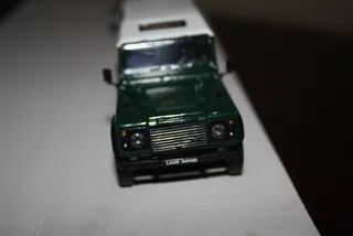 LAND ROVER DEFENDER 110 WITH HORSE BOX.  (REF 1033)