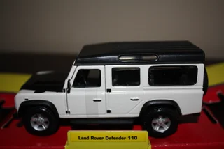 LAND ROVER DEFENDER 110.  (REF 1034)