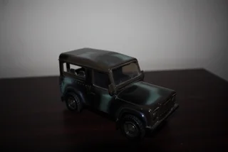 LAND ROVER DEFENDER.  (REF 1036)