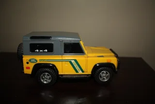 LAND ROVER DEFENDER 90.  (REF 1038)