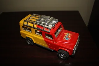 LAND ROVER DEFENDER 110.  (REF 1043)