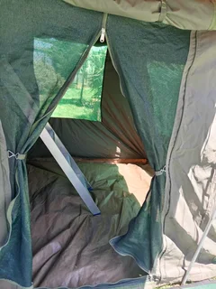 Camper trailer with tent and extras