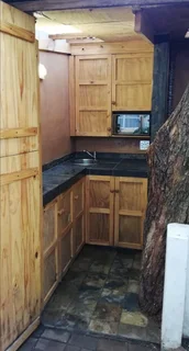 Cozy furnished room with shower and kitchenette. For 1 professional person only.