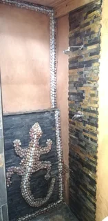 Cozy furnished room with shower and kitchenette. For 1 professional person only.