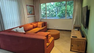 Luxurious 1 bed flat, with office space. Furnished. Large balcony with view.