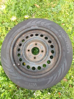 Used 185/60/R15 Tyre on 15inch rim