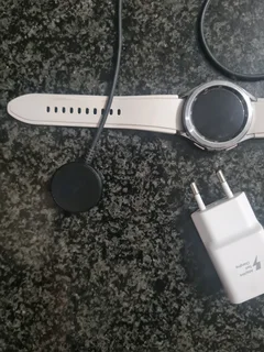 White Samsung Watch 4 Classic BT R2000 neg.