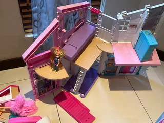 Malibu Barbie House Toy Doll House