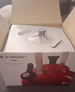 Le Creuset Matt Black Whistling Kettle