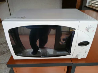 Samsung 30L Microwave (White)