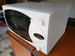Samsung 30L Microwave (White)