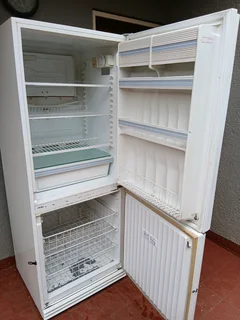 Old School Indesit (KIC) Bottom Freezer Refrigerator