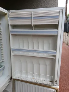 Old School Indesit (KIC) Bottom Freezer Refrigerator