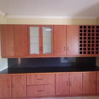 4 SLAAPKAMER HUIS TE HUUR - Wonderboom Suid teen die berg