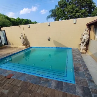 4 SLAAPKAMER HUIS TE HUUR - Wonderboom Suid teen die berg