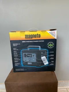 Magneto 600w portable power supply